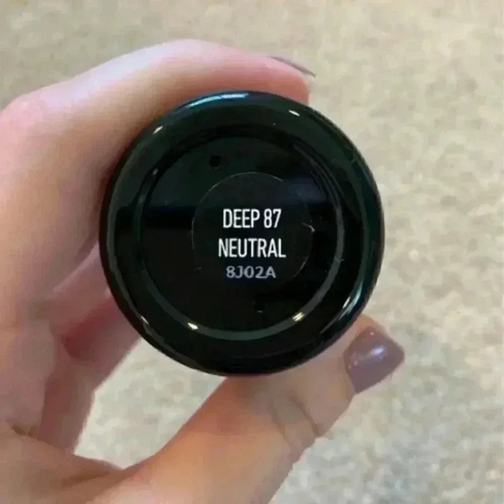 KVD beauty lock it foundation in deep 87 neutral
